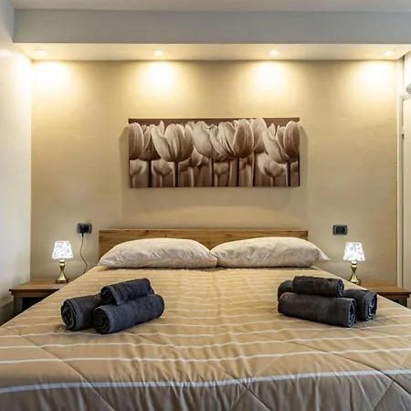 Apartment Piazzetta 5, - Arona - Ac - Wi-fi - By Guestaly *