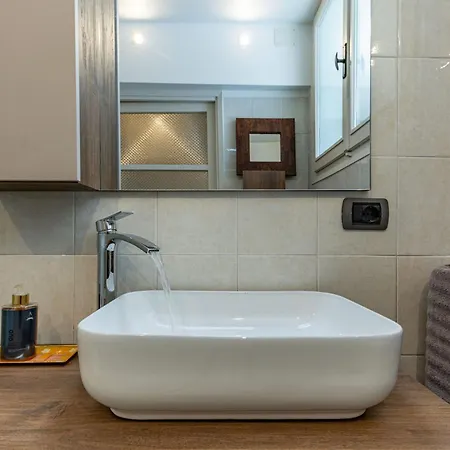Piazzetta 5, - Arona - Ac - Wi-fi - By Guestaly Apartmán *